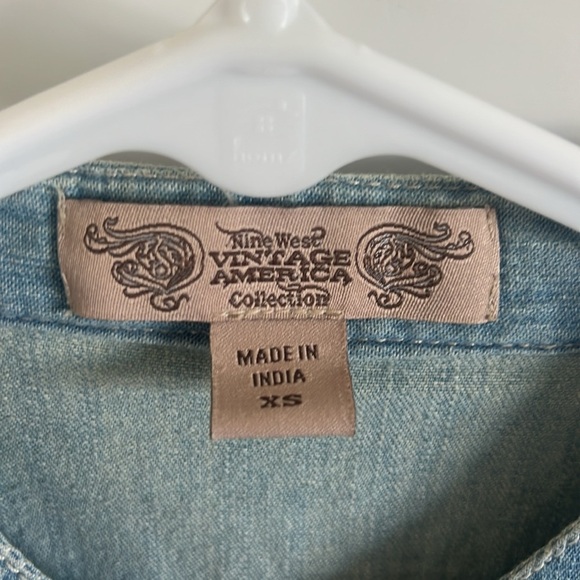 Nine West Vintage America Jean Shirt Size XS Button Down - Picture 3 of 8